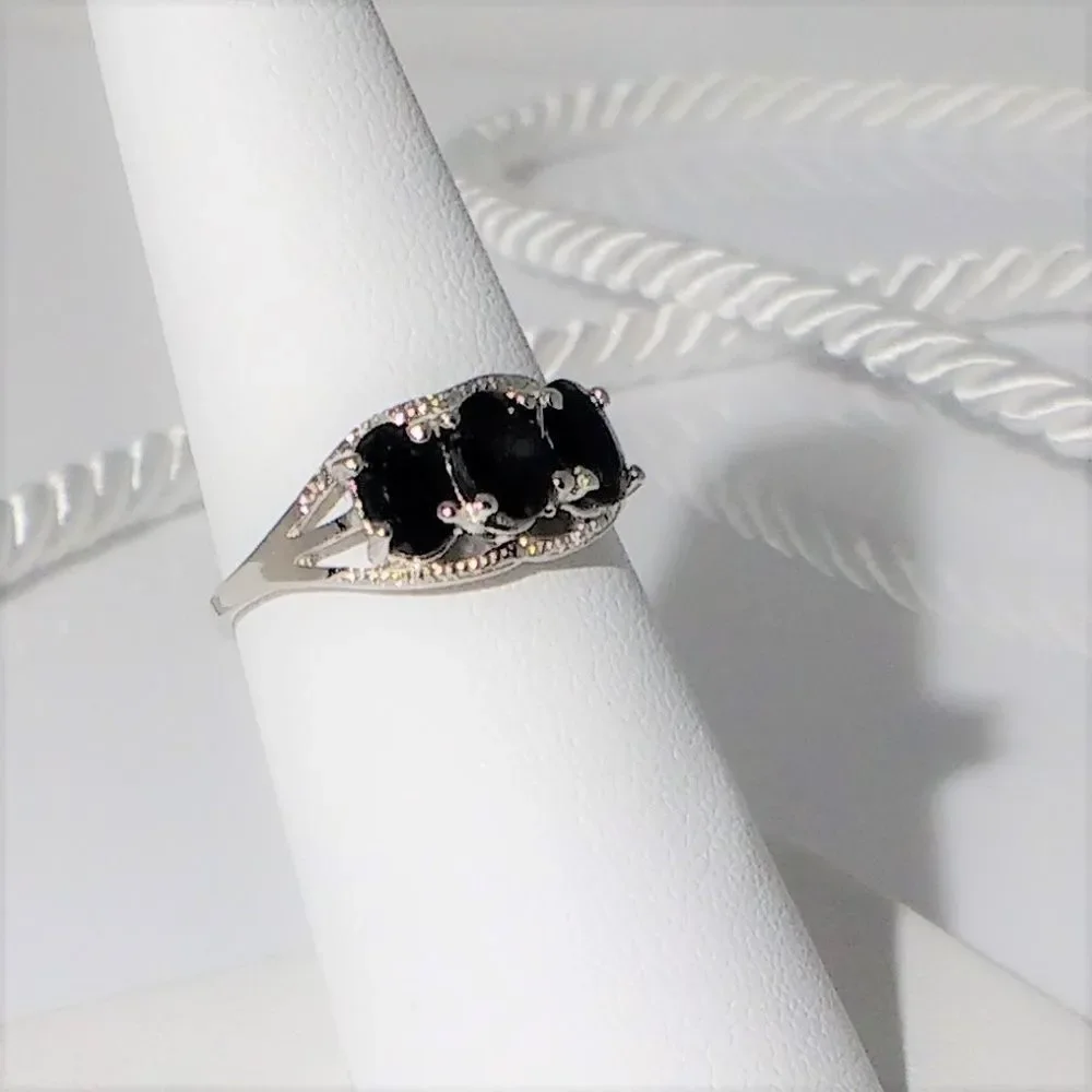 Midnight Blue Sapphire 2 Carats tw Ring Size 7